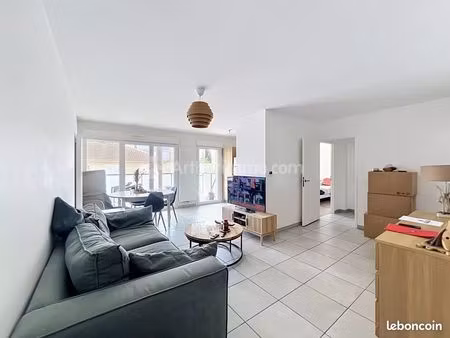 appartement 3 pièces 65 m²