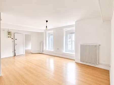 situation exceptionnelle – nancy rue gambetta - vaste 4 pièces de 94 m2 - au calme