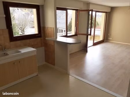 location grand appartement t3 residentiel ussel 19