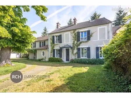 maison 9 pièces 274 m²
