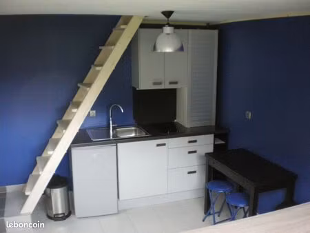 studio/t2 duplex meublé – internet inclus – parking – idéal étudiant cfmm – 590 cc