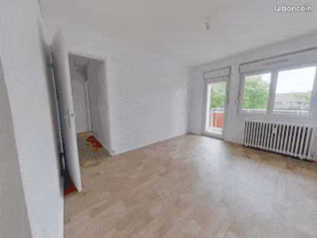 bel appartement f3 à louer au rez de chaussée