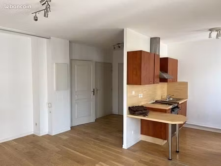 a louer magnifique t2 de 46m2 69006 lyon