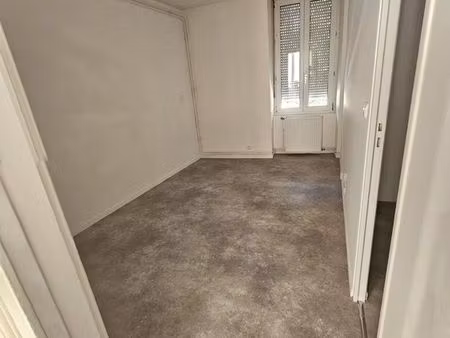 f2 bis rue emile zola 37m2