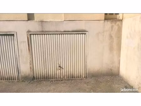 grand box a louer