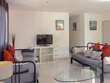 grand appartement meublé dans propriété privée septembre 2026 à avril 2027