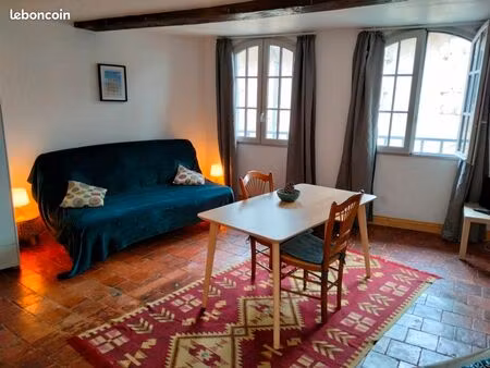 studio climatisé auch centre. charges comprises