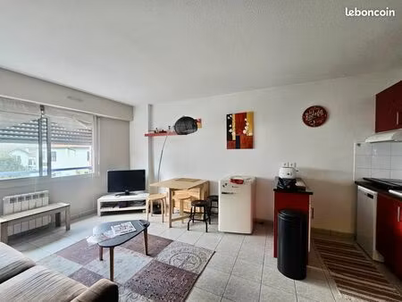 à louer – t2 meublé de 40 m² avec garage privé à biarritz – 850 charges comprises
