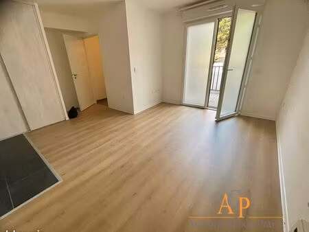 studio 1 pièce 26 m²