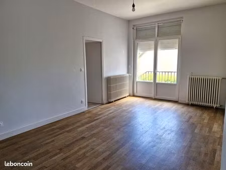 a louer f3 rénové toulon sur allier