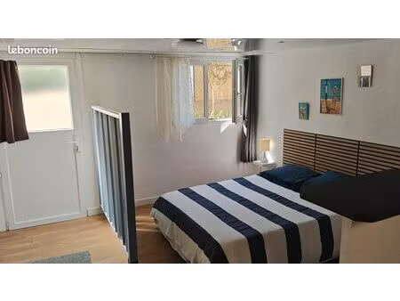 location studio meublé