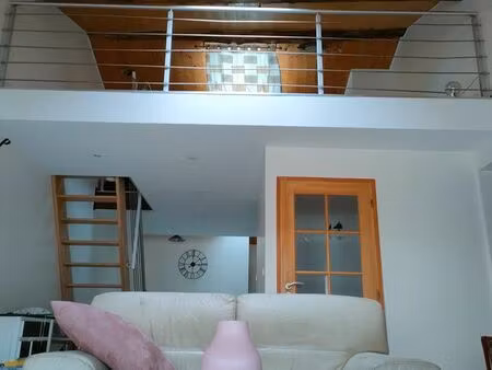 loft meublé rénové 100 m² – garage fermé + stationnement – calme campagne