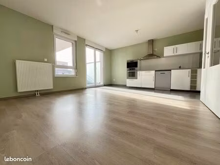 t3 duplex de 66 m² avec grande terrasse couverte et double stationnement – entzheim