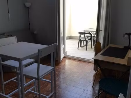 t2 st césaire proche iut  fac de médecine