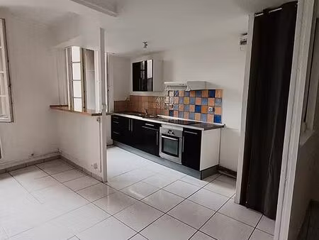 à louer - grand t2 de 55 m² - centre historique de perpignan