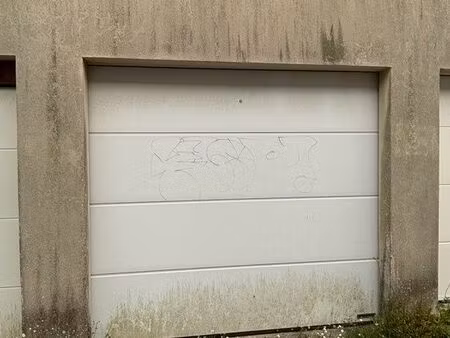 garage avec électricité ◊