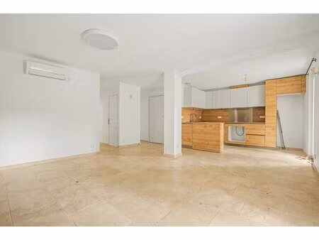 appartement de 3 pièces de 64 68 m² à eyguières