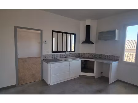 location appartement  m² t-4 à le pontet  940 €
