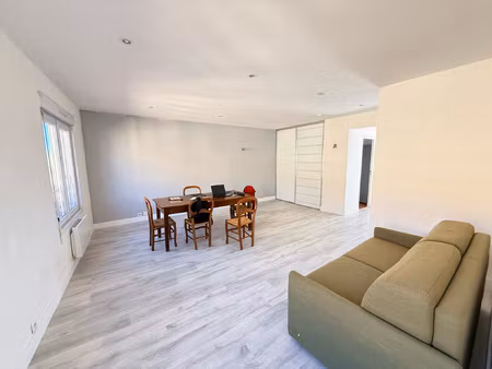 frejus centre ancien  appartement 97m2 dernier etage avec l