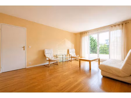 2 pièces 58 m² calme-balcon-parking