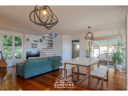 en exclusivité – maison de charme au cœur du village avec piscine et terrasse la montagne 