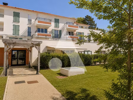 charmant deux pièces avec terrasse  cadre paisible