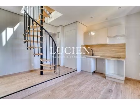 charmant duplex rénové avec stationnement tassin centre
