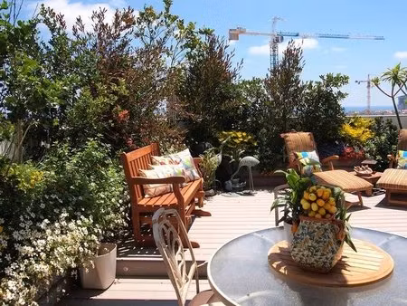 t4 sud est ouest 28m2 de terrasse 10min a pied metro