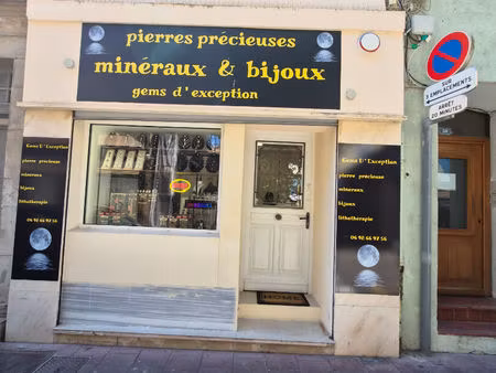 local commercial à louer 20m² + cave - le luc