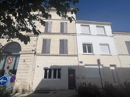 saujon maison de ville à fort potentiel