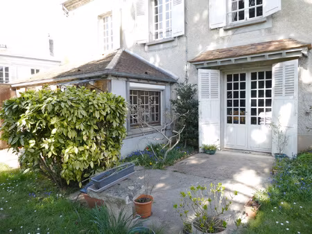 maison familiale en centre village