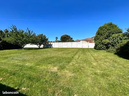 terrain 829 m² villeneuve