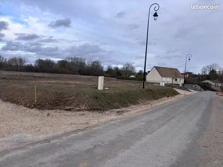 terrain 713 m² voise