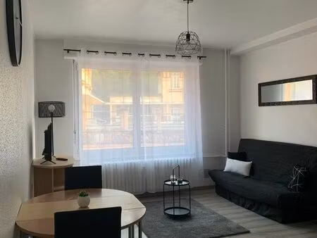 grand studio meublé refait à neuf centre ville