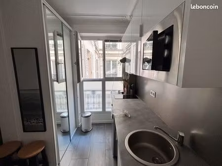 paris 10e – rue du faubourg saint-denis – studio meublé rénové – 11 60 m² habitables