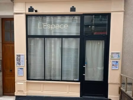 location boutique 25m2 - centre angers