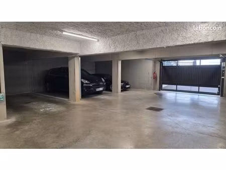 parking sécurisé centre ville st galmier disponible de suite