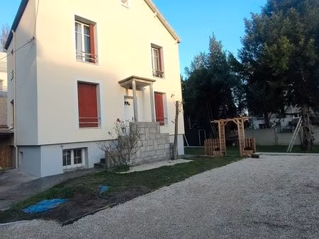 studio hyper centre neuilly plaisance