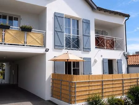 t2 42 m² terrasse 12 m² parking privatif