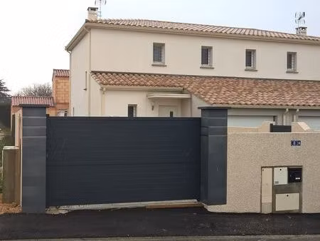 villa 3 pièces 70m²