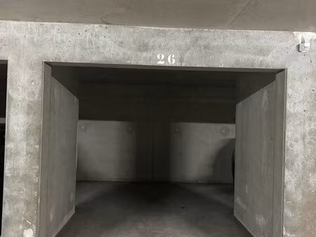 parking en sous-sol sécurisé avec double accès – proche salle agora