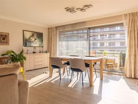 appartement à louer à uccle € 1.300 (lovsk) - property one | zimmo