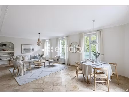 maison 9 pièces - 200 m²