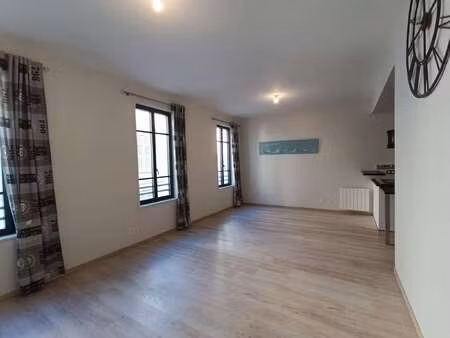 location appartement 3 pièces aux sables-d'olonne (85100) : à louer 3 pièces / 83m² les sa