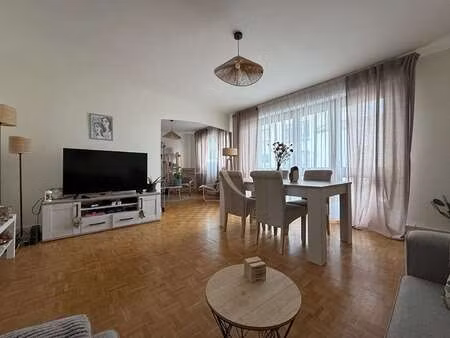 vente appartement 4 pièces à la roche-sur-yon centre ville (85000) : à vendre 4 pièces / 8