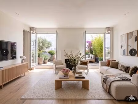 ** 4 pieces + balcon + parking - proche métro et commerces