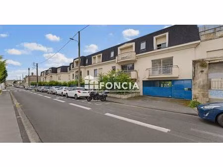 saint genes : t1 vendu libre parking cellier tram b