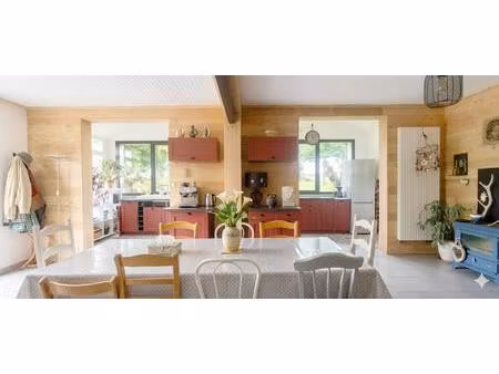 maison de 240 m² + maison de 55 m² + dépendances