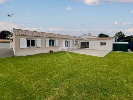 vente maison à challans (85300) : à vendre / 88m² challans