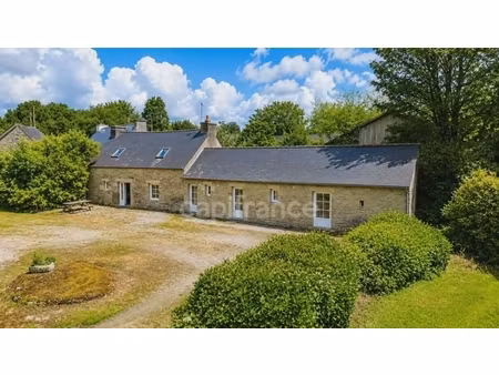 maison entièrement rénovée | + de 3 hectares | 4 dépendances | au cœur des monts d'arrée